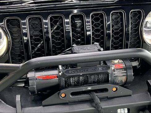 Used 2021 Jeep Wrangler Unlimited Rubicon 4xe w/ Dual Top Group AWD/4WD image 32
