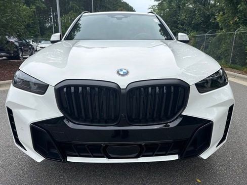 Used 2025 BMW X5 xDrive40i w/ M Sport Package AWD/4WD image 2