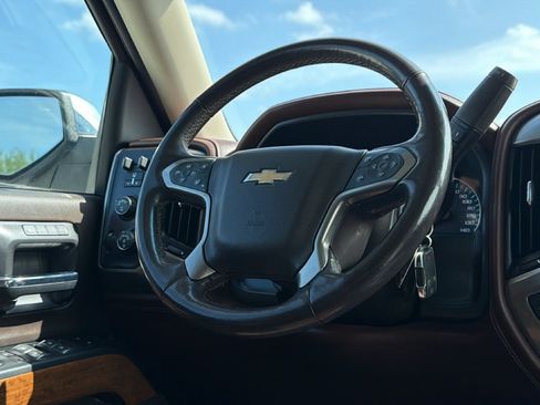 Used 2018 Chevrolet Silverado 1500 High Country AWD/4WD image 24
