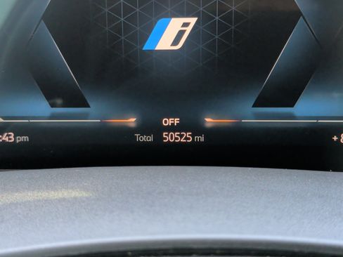 Used 2024 BMW X5 xDrive50e w/ M Sport Package AWD/4WD image 16