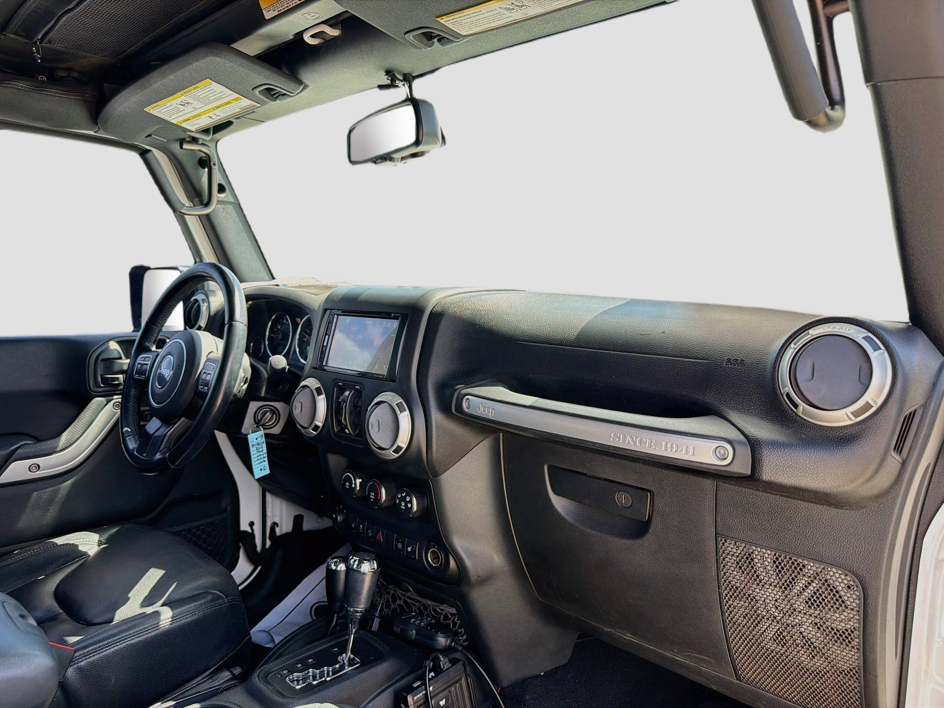 Used 2018 Jeep Wrangler Unlimited Sahara w/ Connectivity Group AWD/4WD image 26