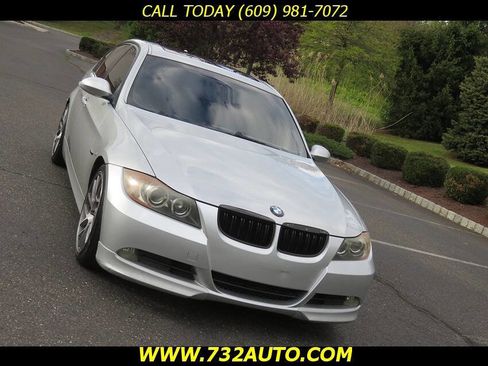 Used 2006 BMW 330i Sedan RWD image 16
