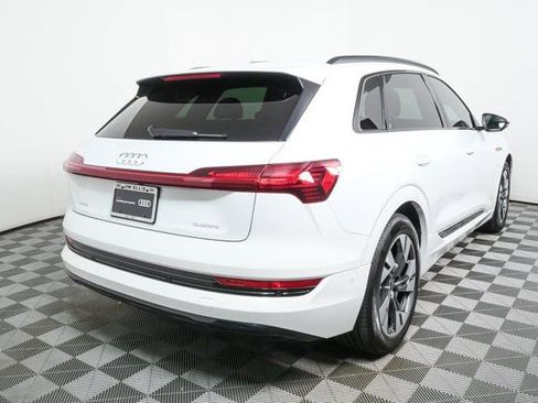 Certified 2022 Audi e-tron Premium image 3