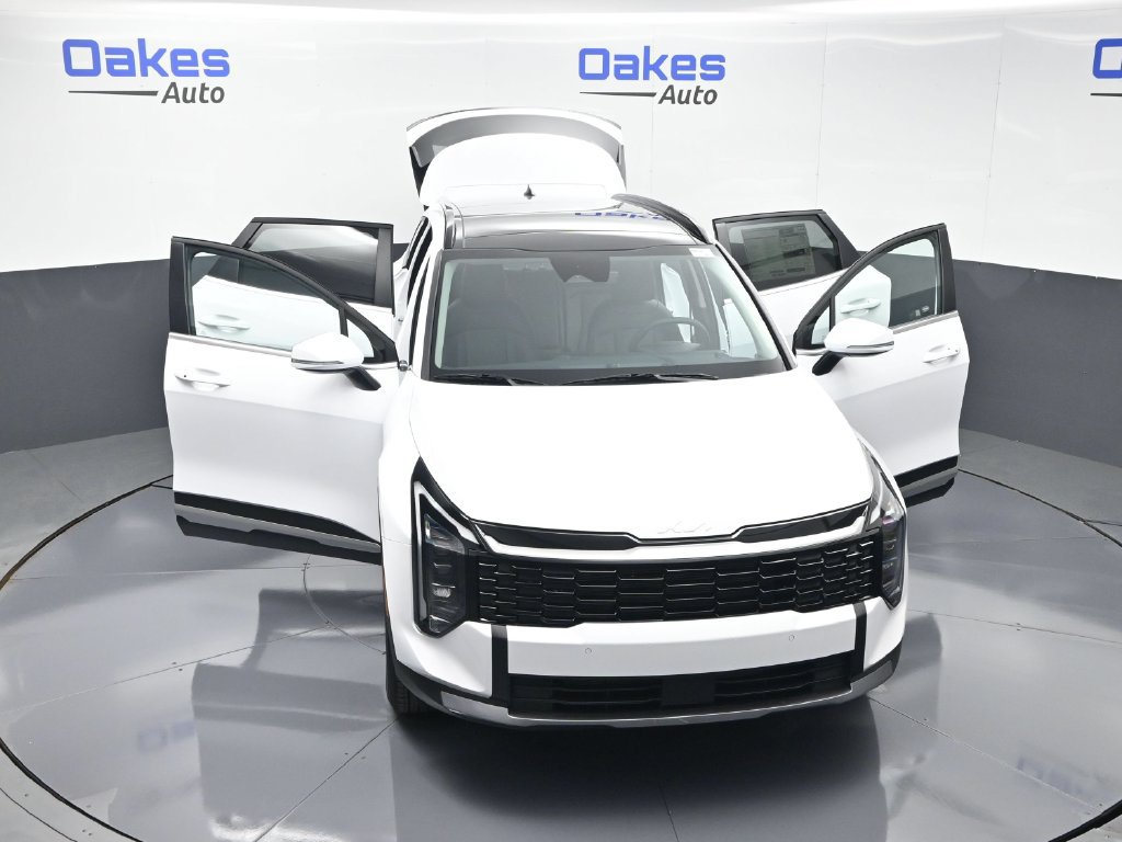 Certified 2026 Kia Sportage EX w/ EX Panorama Roof Package AWD/4WD image 55