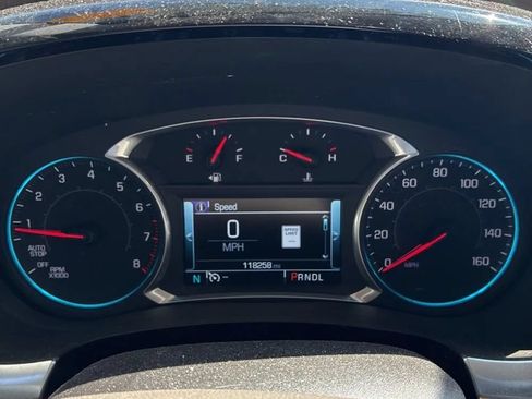 Used 2018 Chevrolet Traverse LT FWD image 5