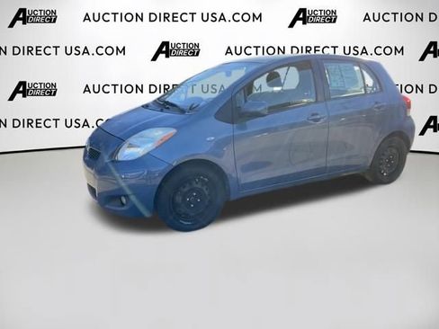 Used 2011 Toyota Yaris Base image 1