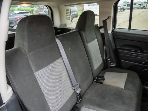 Used 2016 Jeep Patriot Sport FWD image 15