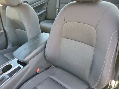 Used 2024 Nissan Altima 2.5 SV image 6