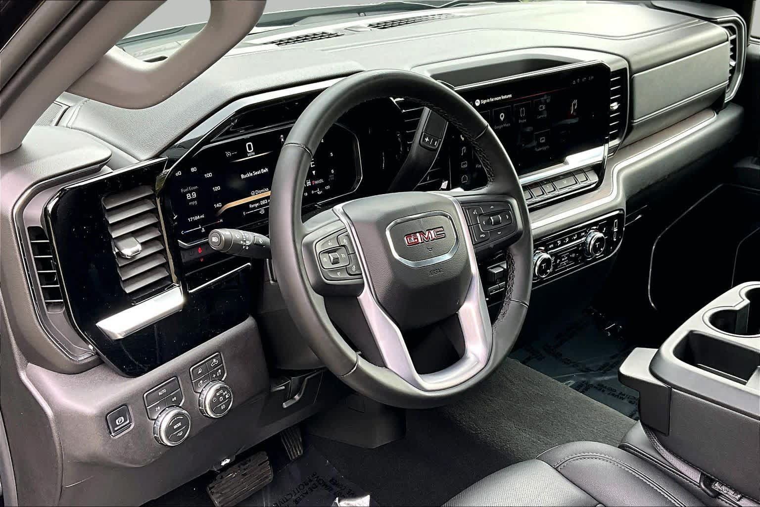Used 2026 GMC Sierra 1500 SLT AWD/4WD image 18