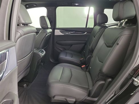 Certified 2025 Cadillac XT6 Premium Luxury image 12