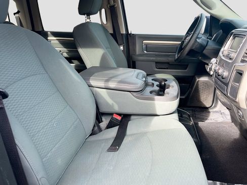 Used 2020 RAM 1500 Classic SLT AWD/4WD image 26