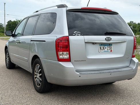 Used 2011 Kia Sedona EX w/ Luxury Pkg FWD image 3