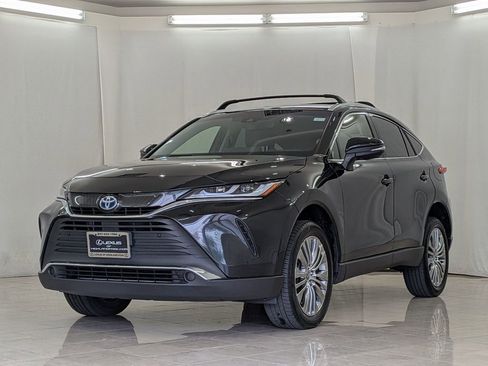 Used 2022 Toyota Venza XLE AWD/4WD image 4