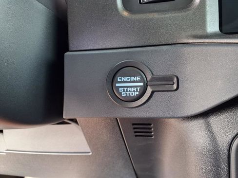 New 2025 Ford Bronco Badlands image 12