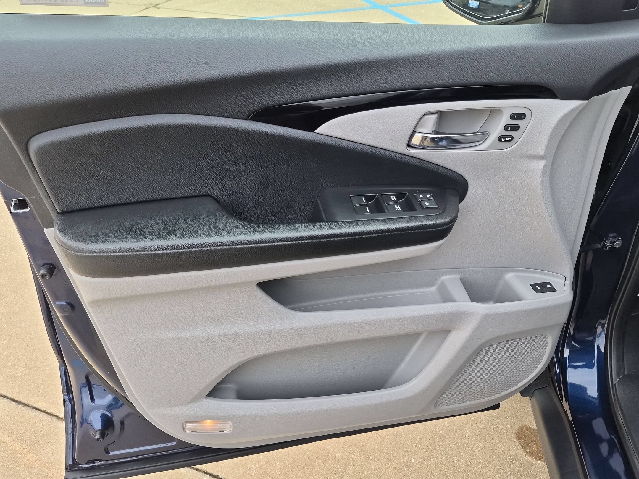 Used 2018 Honda Pilot Elite image 12