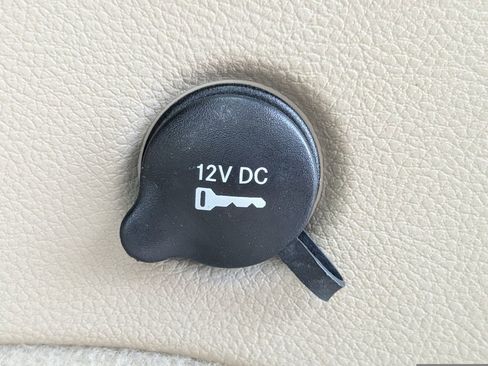 Used 2020 Jeep Grand Cherokee Overland AWD/4WD image 15