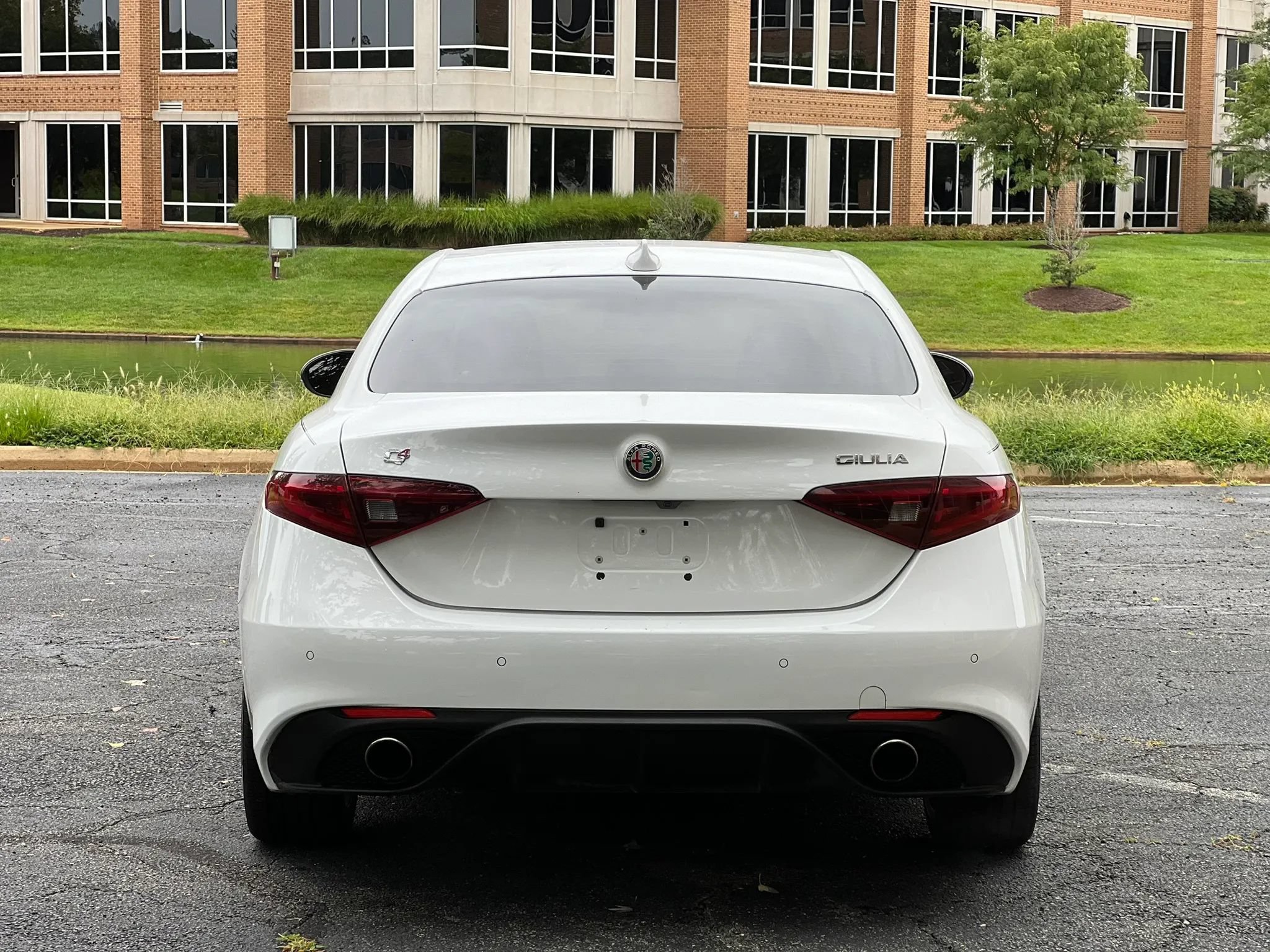 Used 2019 Alfa Romeo Giulia Ti Sport w/ Quick Order Package 22S Sport AWD/4WD image 4