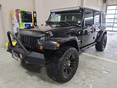 Used 2008 Jeep Wrangler Unlimited Sahara image 2