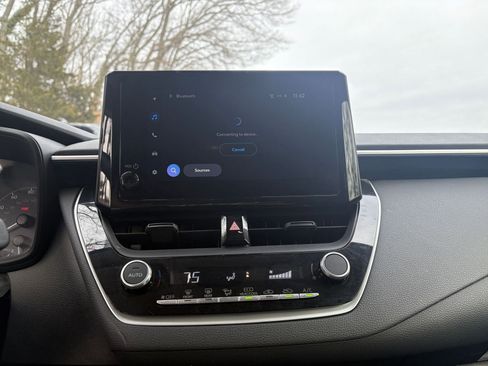 Used 2025 Toyota Corolla LE image 17