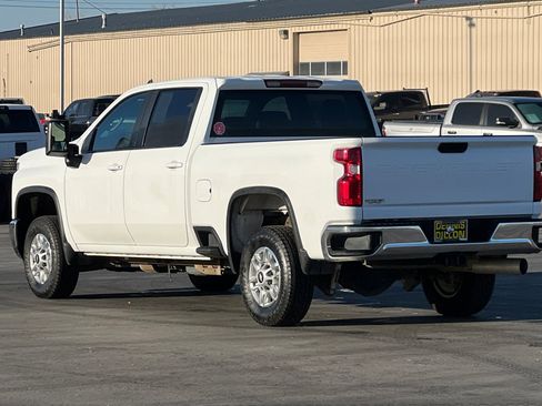 Used 2024 Chevrolet Silverado 2500 LT w/ Convenience Package image 6