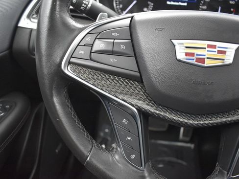 Used 2023 Cadillac XT5 Sportv w/ LPO, Floor Liner Package AWD/4WD image 17