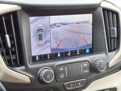 Used 2024 GMC Terrain Denali w/ Denali Premium Package image 17