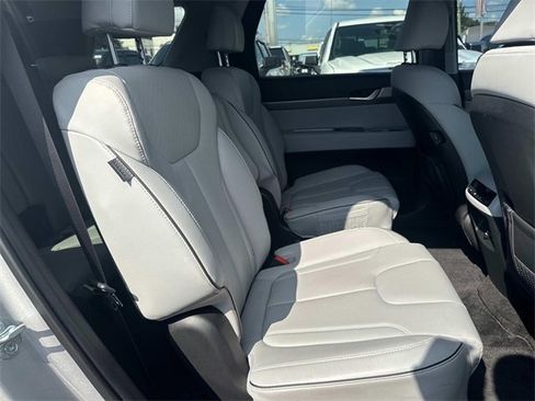 Used 2024 Hyundai Palisade SEL image 13