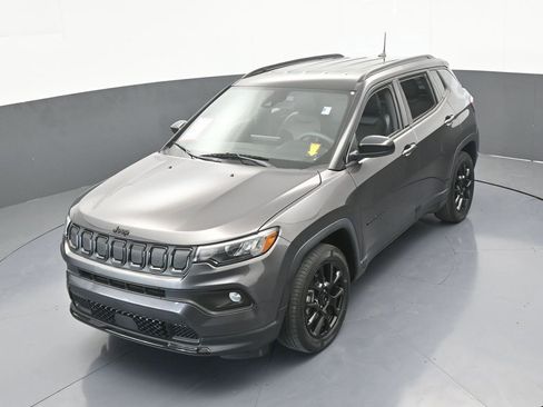 Used 2022 Jeep Compass Altitude image 42