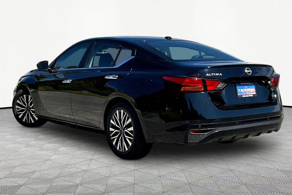 Used 2025 Nissan Altima 2.5 SV FWD image 5