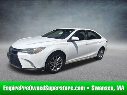 Used 2015 Toyota Camry SE FWD image 1