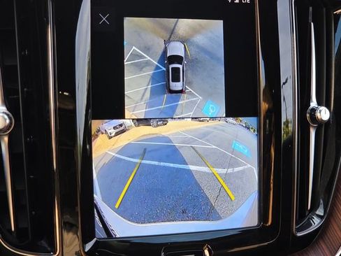 Certified 2024 Volvo XC60 B5 Plus AWD/4WD image 30