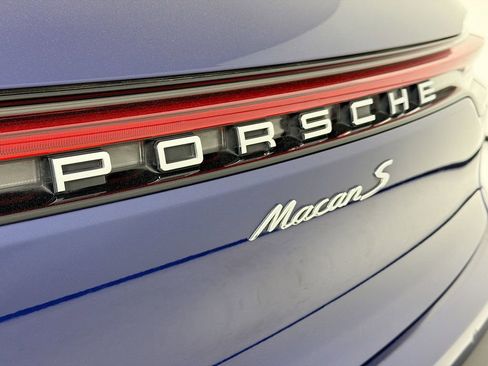 Certified 2022 Porsche Macan S image 32