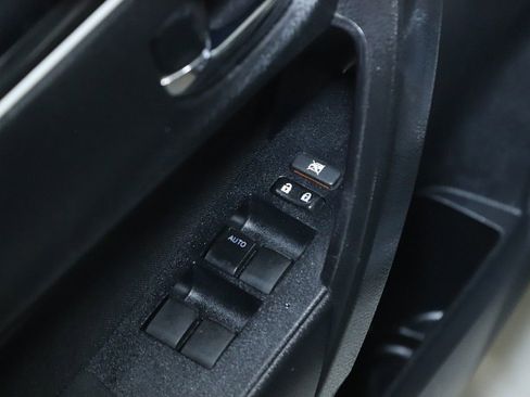 Used 2019 Toyota Corolla LE FWD image 17
