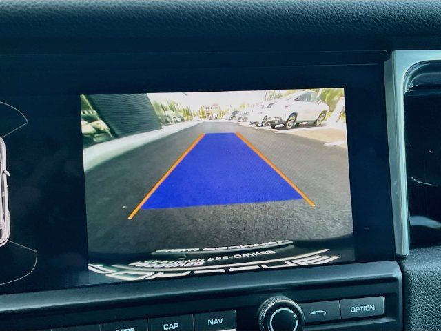 Certified 2020 Porsche Macan AWD/4WD image 17