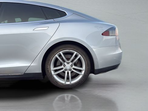 Used 2013 Tesla Model S RWD image 11
