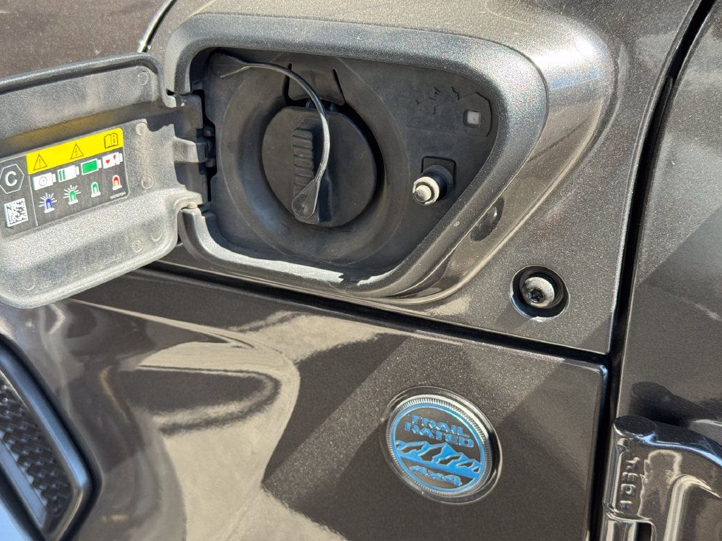 Used 2024 Jeep Wrangler Unlimited w/ Convenience Group AWD/4WD image 19