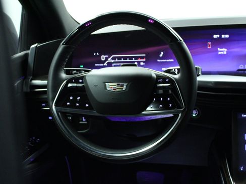 Used 2025 Cadillac Escalade ESV Premium Luxury w/ Touring Package AWD/4WD image 20