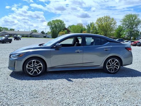 Used 2025 Nissan Sentra SR FWD image 10