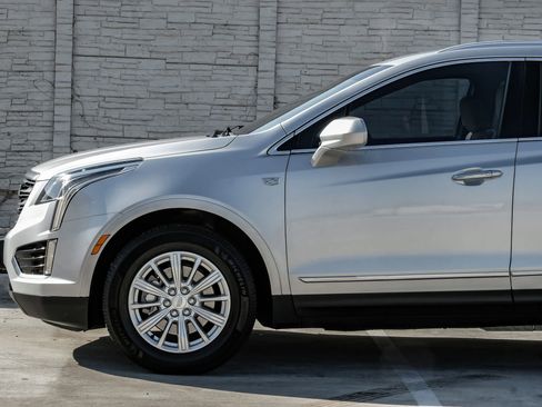 Used 2018 Cadillac XT5 FWD image 12