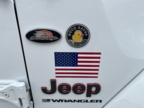 Used 2023 Jeep Wrangler Rubicon w/ LED Lighting Group AWD/4WD image 31