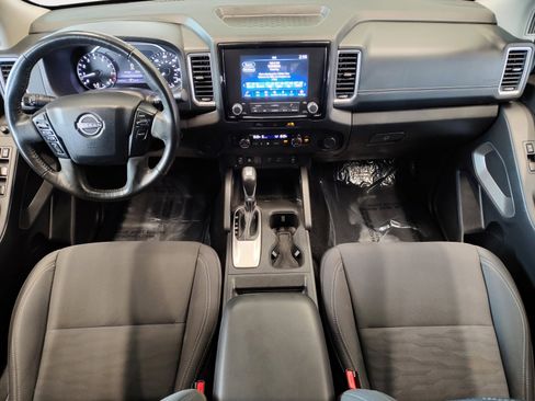 Used 2024 Nissan Frontier SV image 16