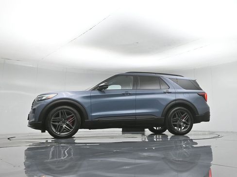 Used 2025 Ford Explorer ST w/ Sun And Sound Package AWD/4WD image 55