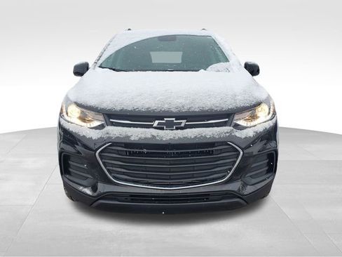 Certified 2022 Chevrolet Trax LT w/ Midnight Edition image 8