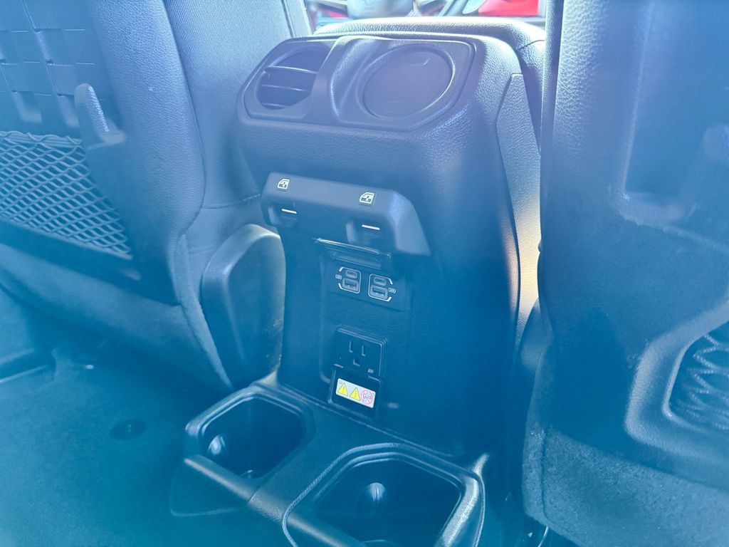 Used 2021 Jeep Wrangler Unlimited Rubicon AWD/4WD image 15