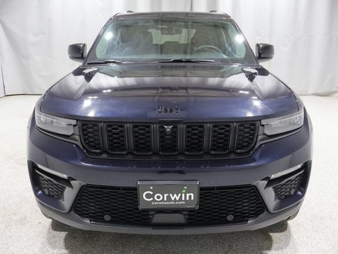 Certified 2023 Jeep Grand Cherokee Limited w/ Luxury Tech Group II AWD/4WD image 7