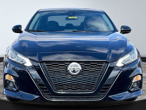 Certified 2022 Nissan Altima 2.5 SR w/ Midnight Edition Package image 4