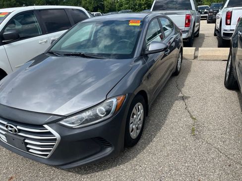 Used 2018 Hyundai Elantra SE FWD image 5