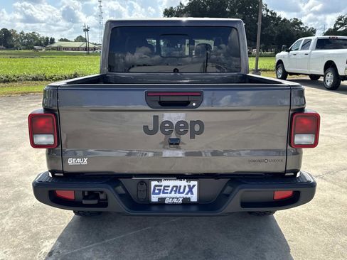 New 2025 Jeep Gladiator Sport image 10