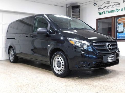 Used 2019 Mercedes-Benz Metris Passenger image 3