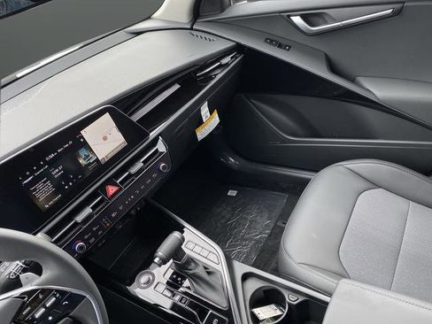 New 2026 Kia Niro EX image 23